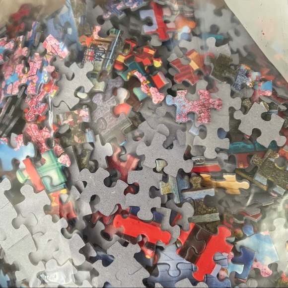 🧩 8 Different Puzzles - Picture 5 of 15